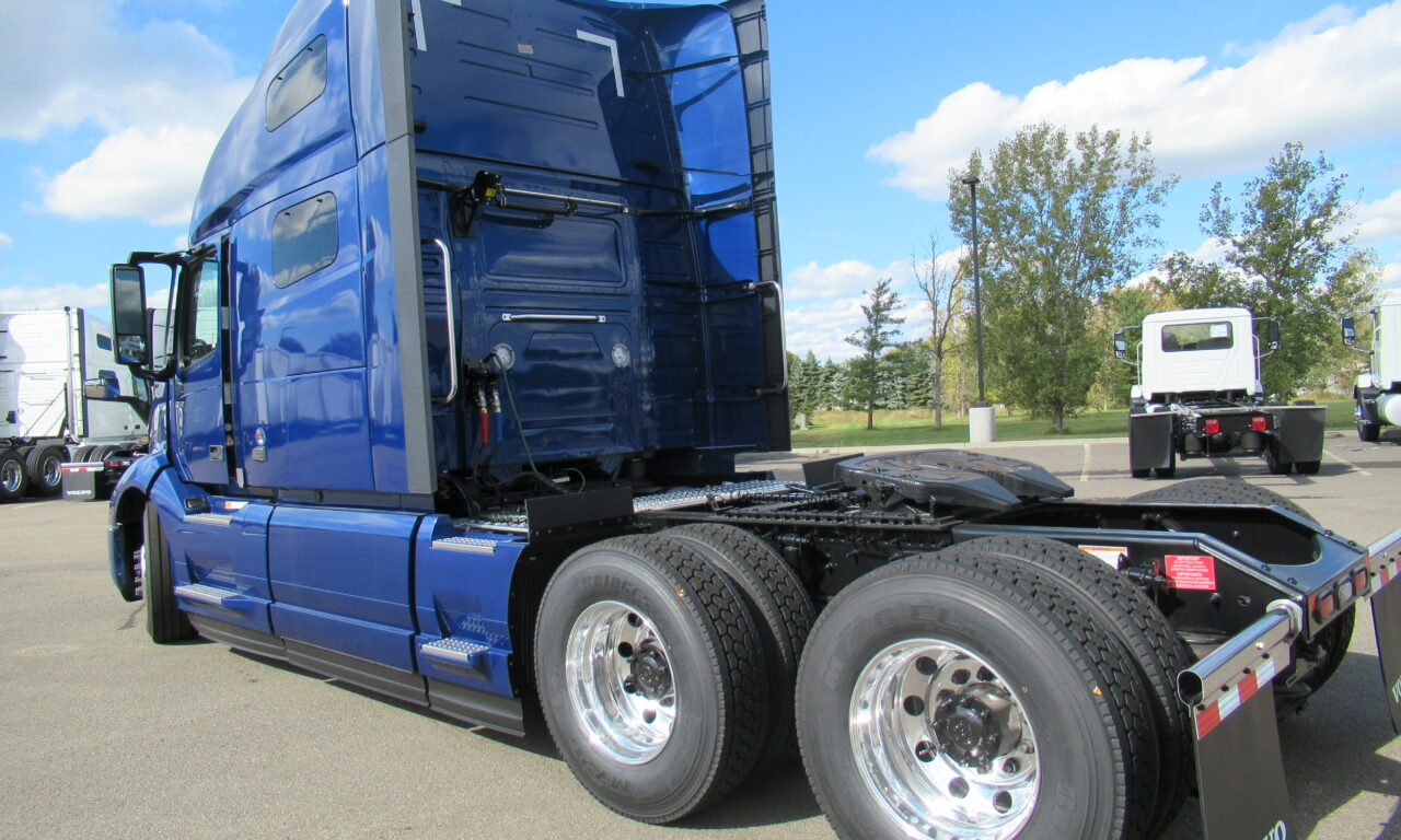 2022 Volvo Trucks VNL 860 Base, Conway Beam, Trucks for Sale